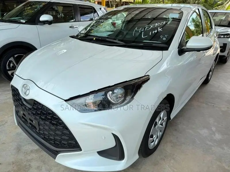 Toyota Yaris X Grade 2025