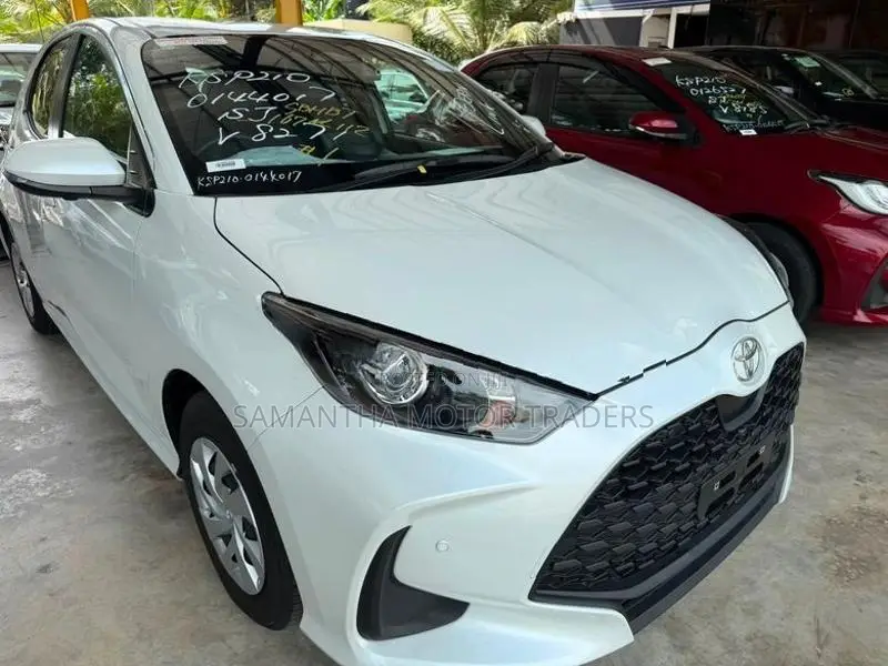 Toyota Yaris X Grade 2025