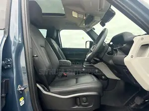 Land Rover Defender HSE sunroof leather 2023
