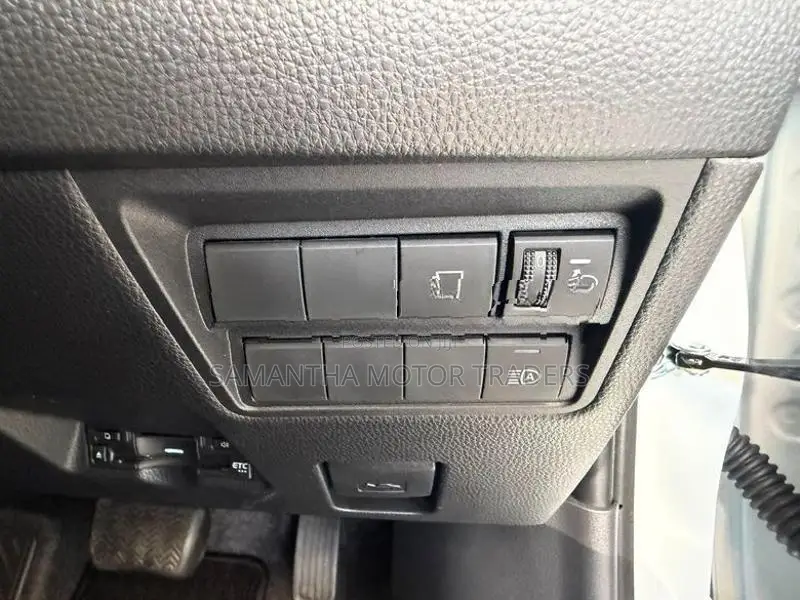 Toyota Yaris X Grade 2025