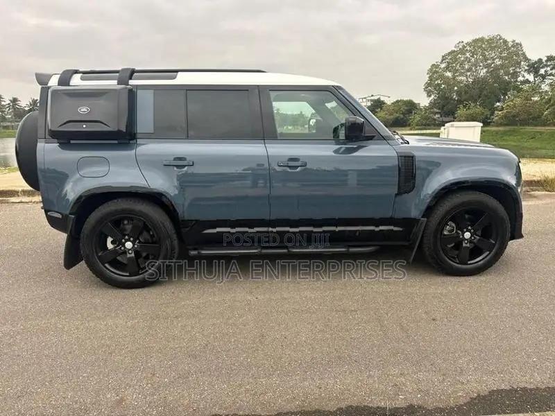 Land Rover Defender HSE sunroof leather 2023