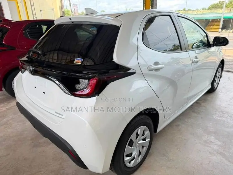 Toyota Yaris X Grade 2025