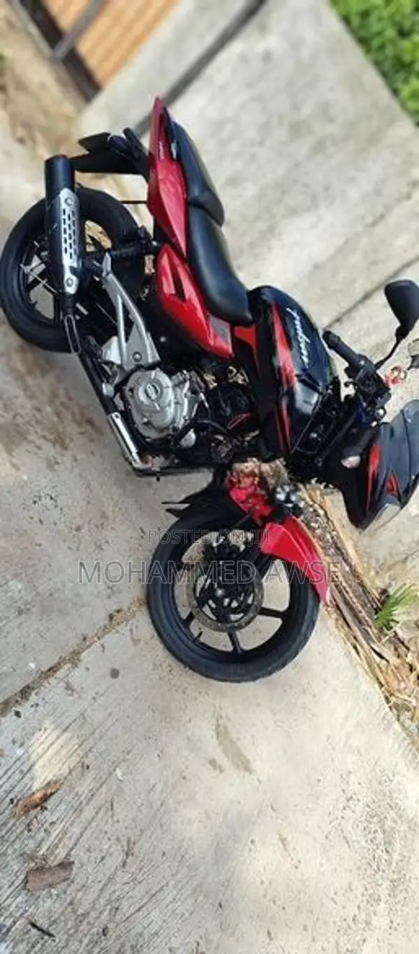 Bajaj Pulsar 180 2010