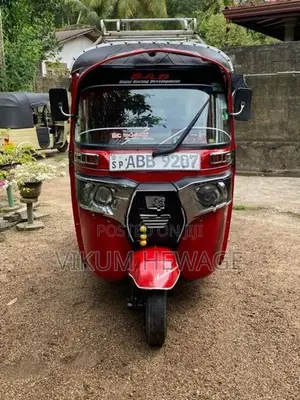 Bajaj RE 2015