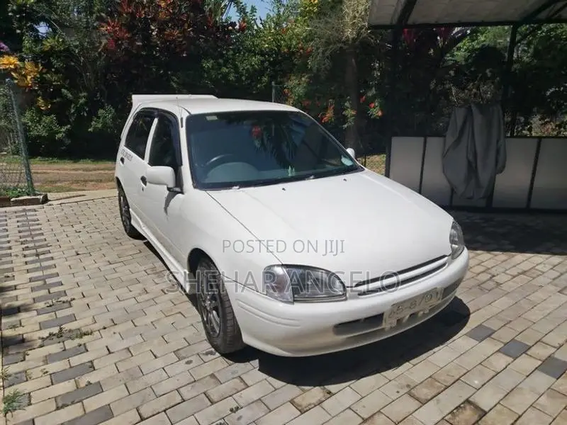 Toyota Starlet NP 90 1996