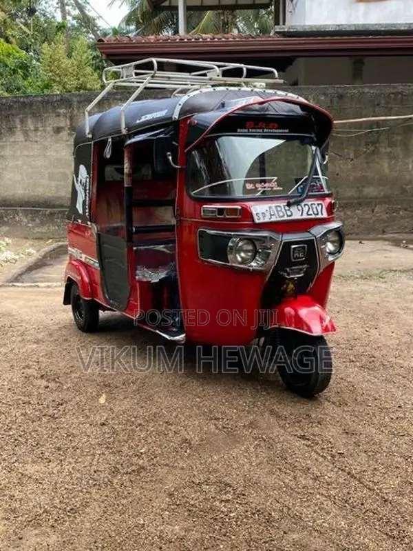 Bajaj RE 2015