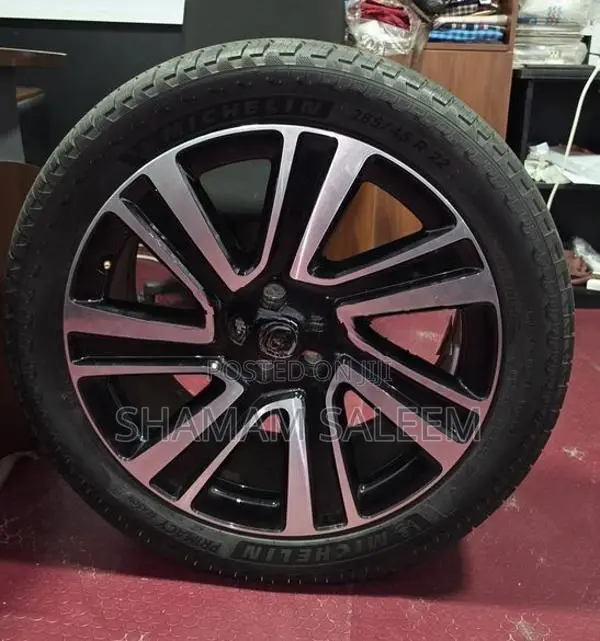 Range Rover SV 22inch Rims with tires