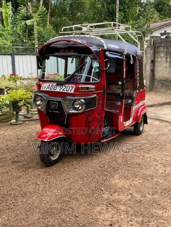 Bajaj RE 2015