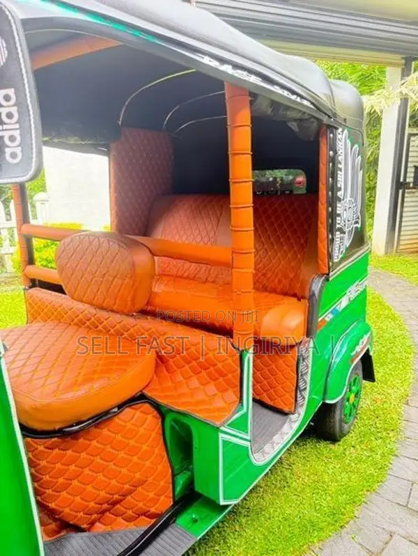 Bajaj RE Three Wheeler 2015