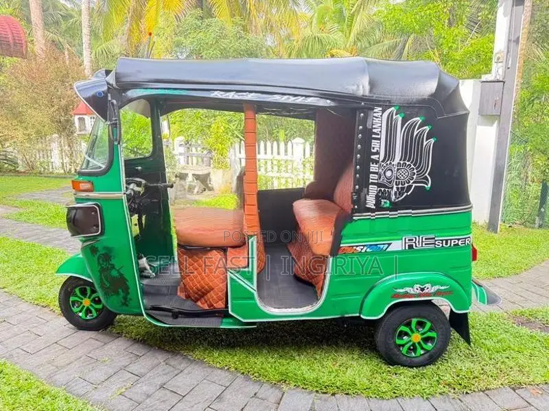 Bajaj RE Three Wheeler 2015