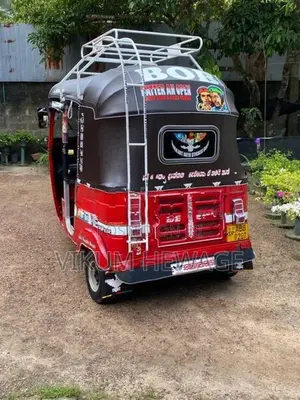 Bajaj RE 2015