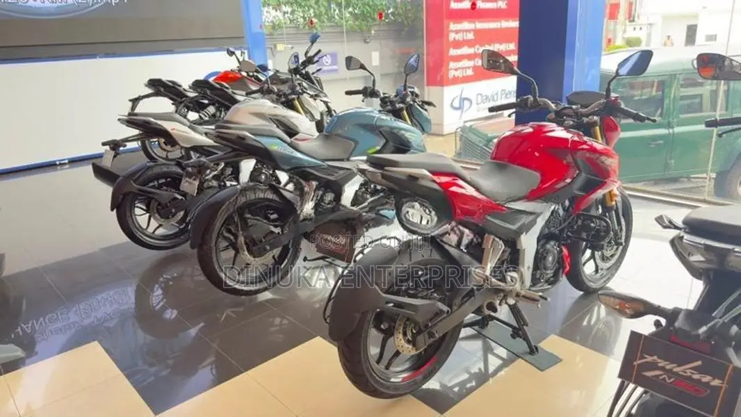 Bajaj Pulsar N160 premium 2026
