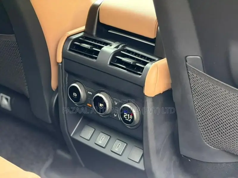 Land Rover Defender 110 X-Dynamic SE 2026