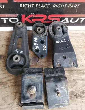 Suzuki Every DA 64 Engine Mounts