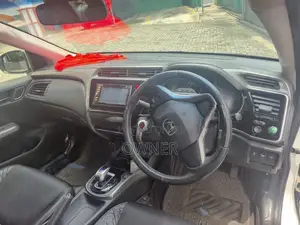 Honda Grace 2015