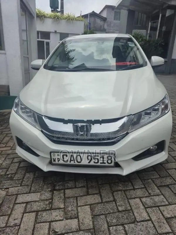 Honda Grace 2015