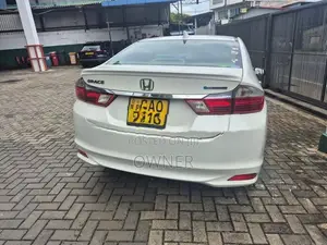Honda Grace 2015