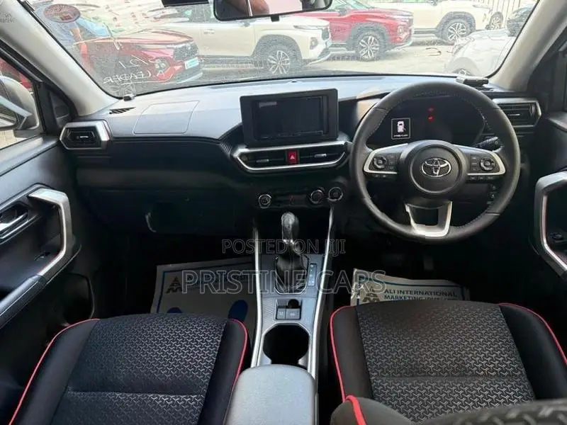 Toyota Raize Z 1,000CC 4WD 2025