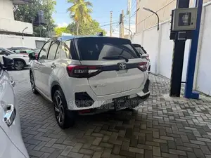 Toyota Raize Z 1,000CC 4WD 2025
