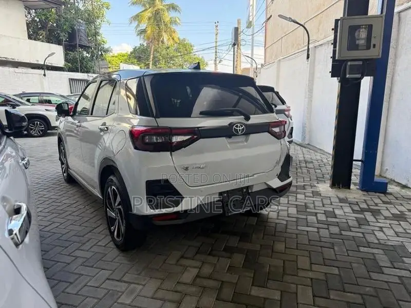 Toyota Raize Z 1,000CC 4WD 2025