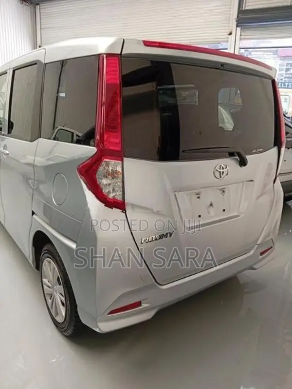 Toyota Roomy X 2023