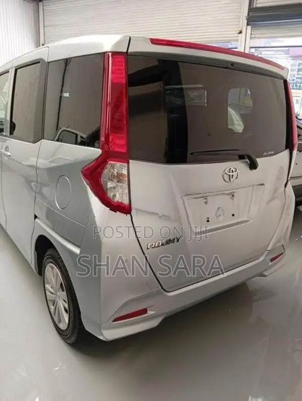 Toyota Roomy X 2023