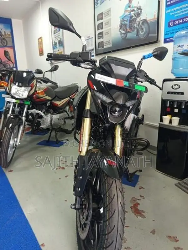 Bajaj Pulsar N160 Premium 2025