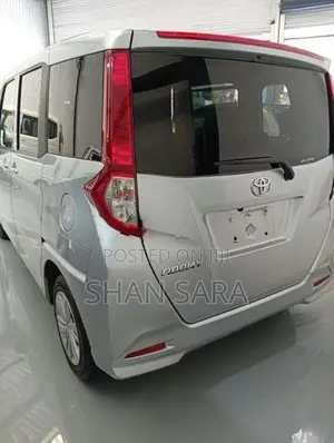 Toyota Roomy x 2023