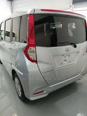 Toyota Roomy x 2023