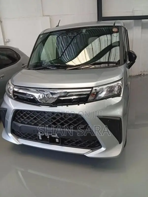 Toyota Roomy x 2023