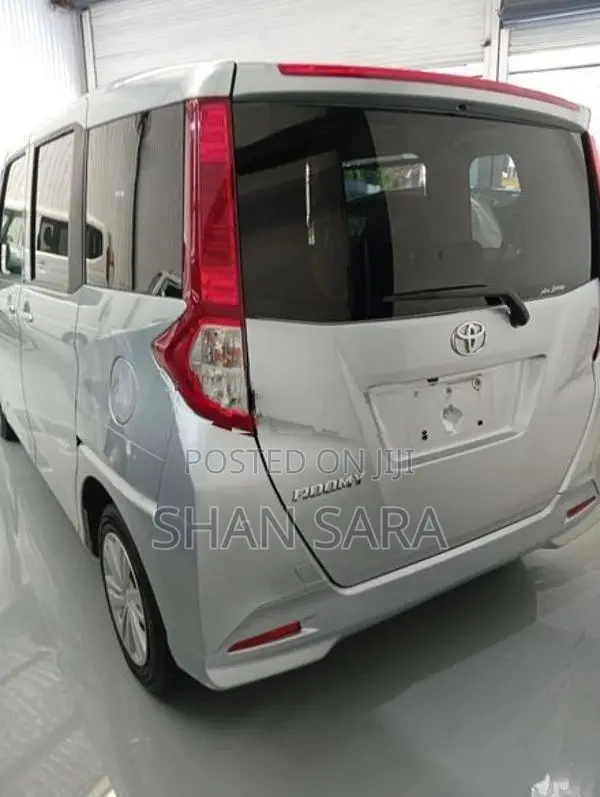 Toyota Roomy x 2023