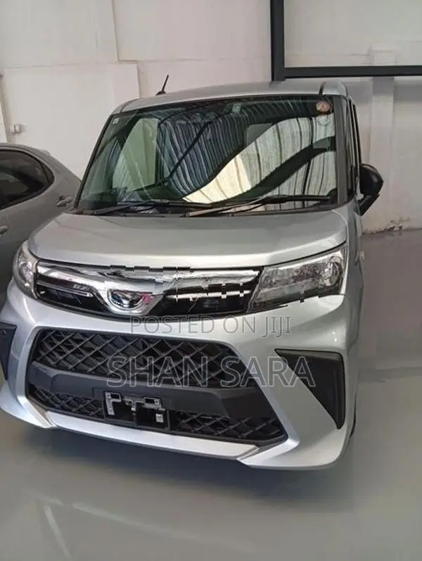 Toyota Roomy x 2023