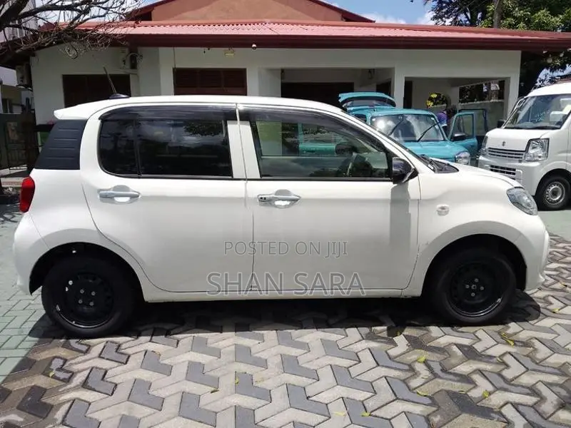Toyota Passo X 2023