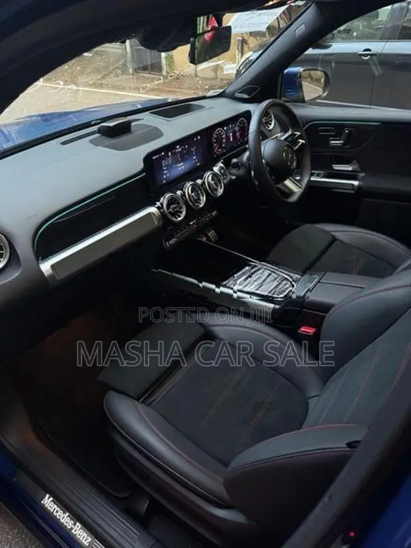 Mercedes Benz GLB 180 AMG Premium Plus 2024