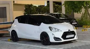 Toyota Aqua Urban 2015