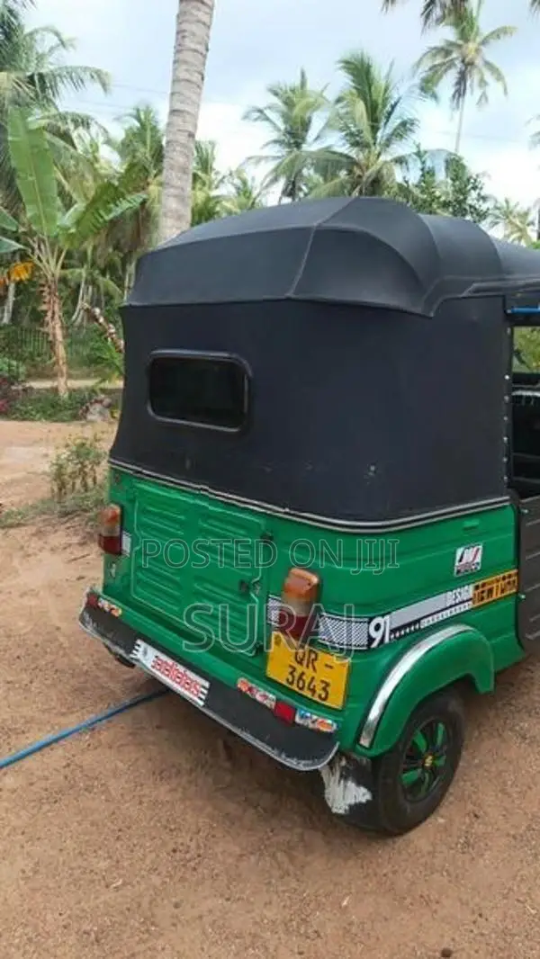 Bajaj RE 175 2008