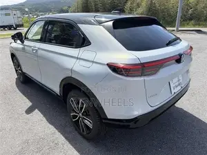 Honda Vezel Z PLAY MOON ROOF 2026