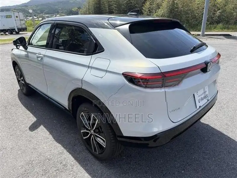 Honda Vezel Z PLAY MOON ROOF 2026