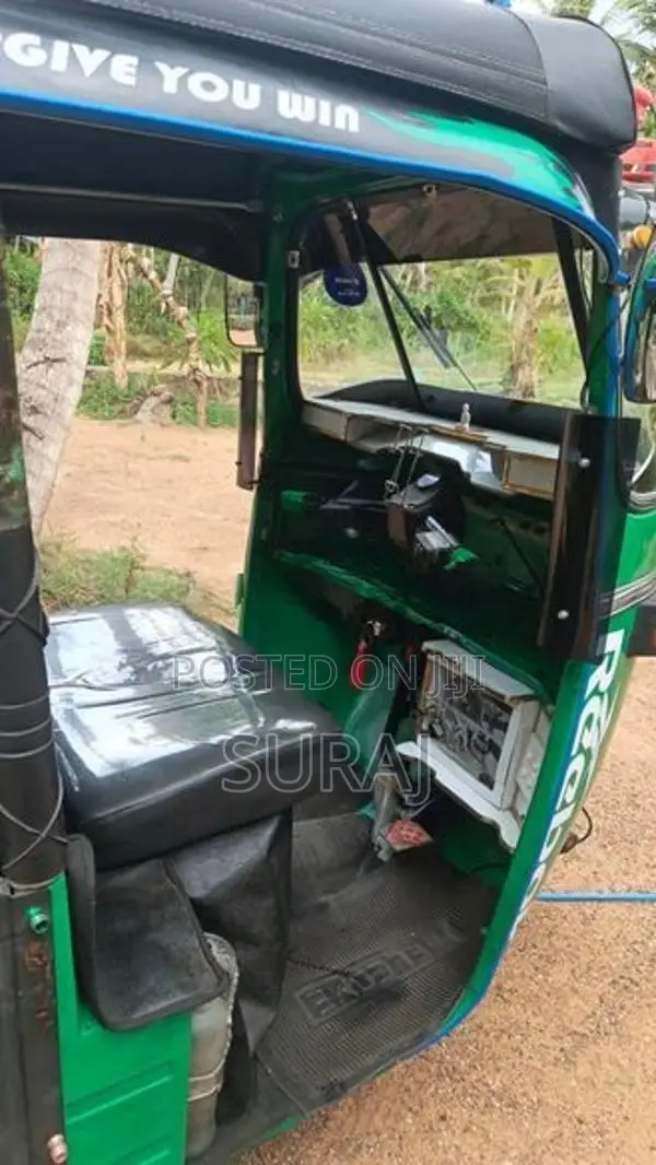 Bajaj RE 175 2008