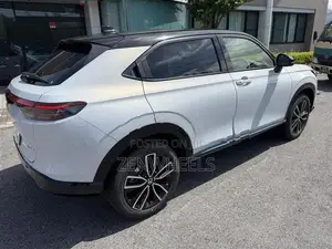 Honda Vezel Z PLAY MOON ROOF 2026
