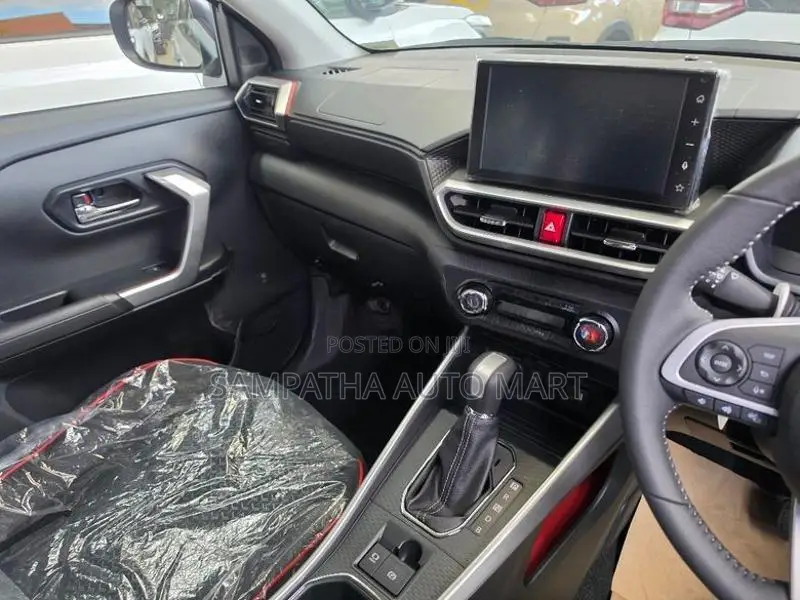 Toyota Raize Z HYBRID BLIND SPOT 2026