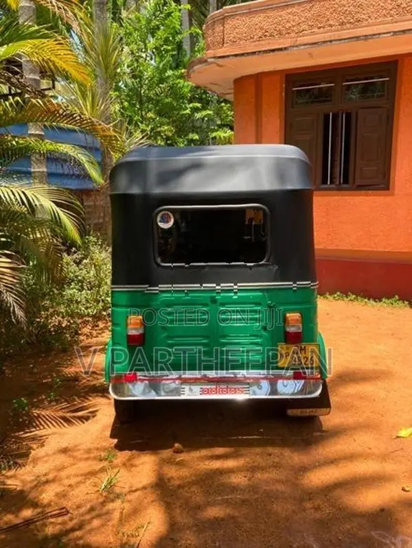 Bajaj RE 2004