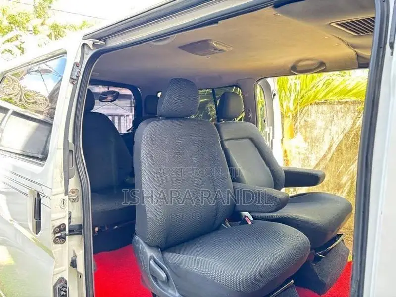 Nissan Caravan 2006