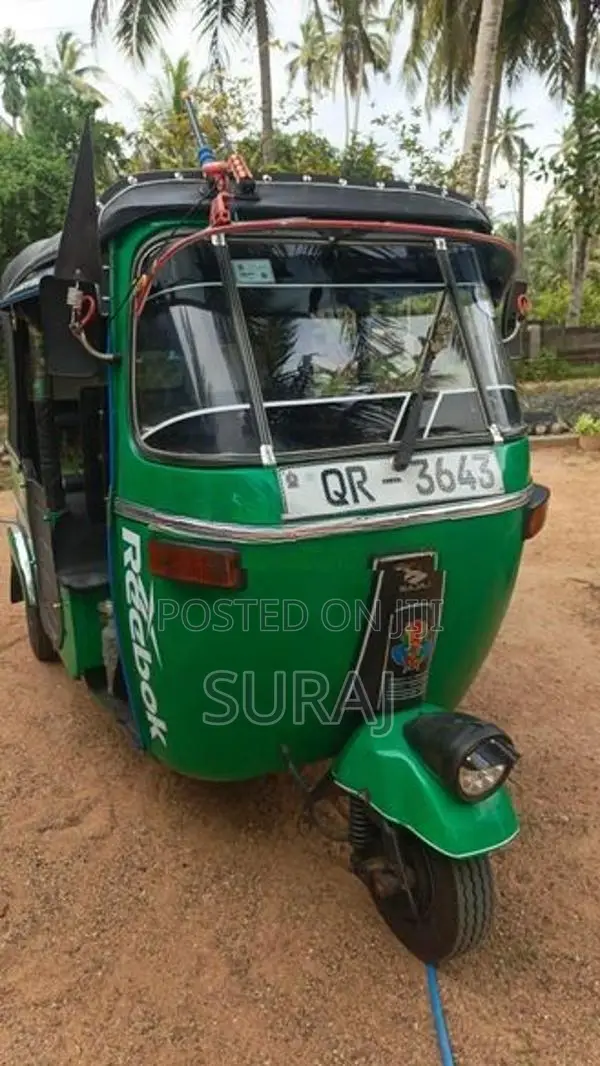 Bajaj RE 175 2008