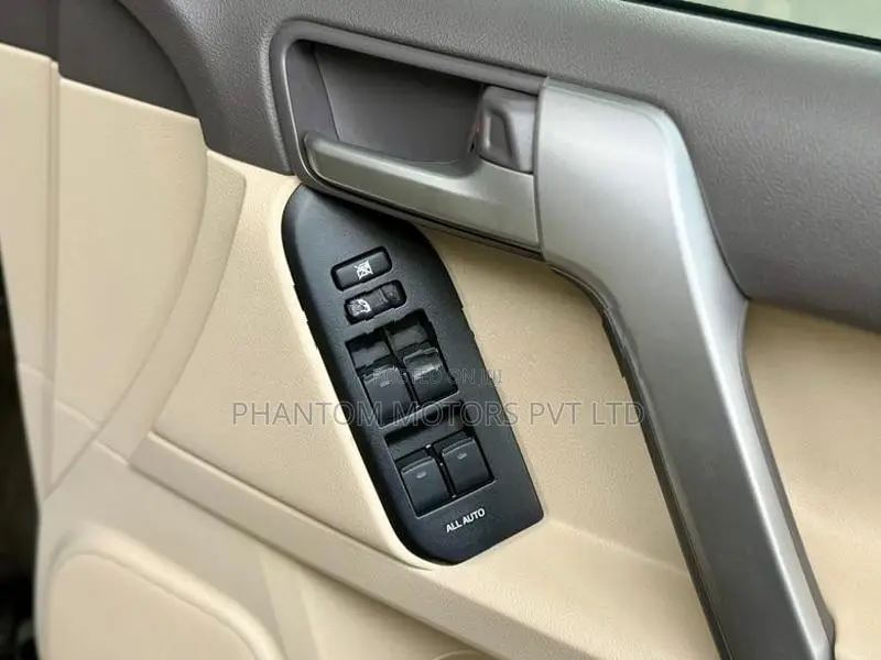 Toyota Land Cruiser Prado 150 Tx 2023