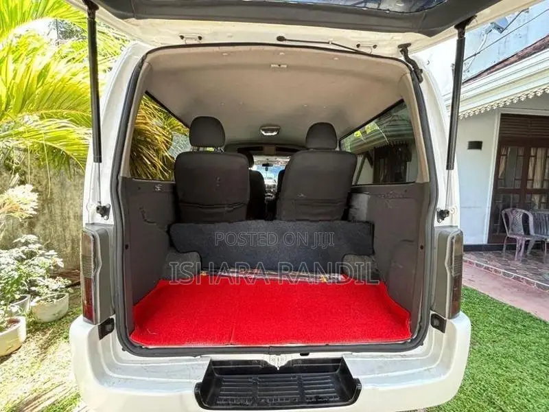 Nissan Caravan 2006