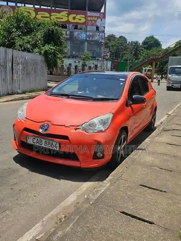 Toyota Aqua Hybrid 2014