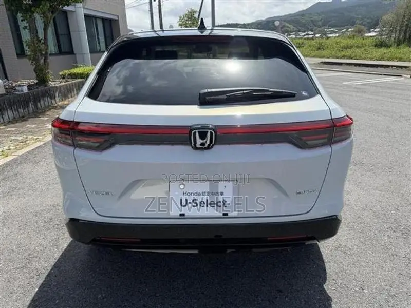 Honda Vezel Z PLAY MOON ROOF 2026