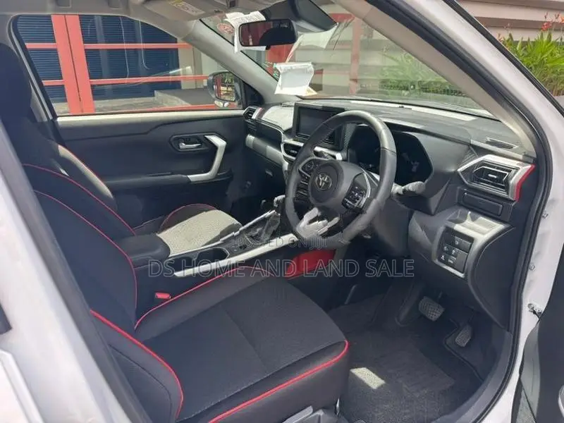 Toyota Raize Z Hybrid 2025