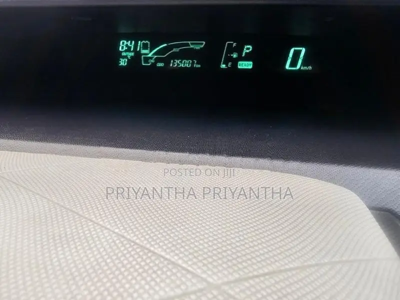 Toyota Aqua Hybrid 2014